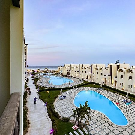 Luxury Beachfront Studio- Foreign Nationals Only Hurghada Buitenkant foto