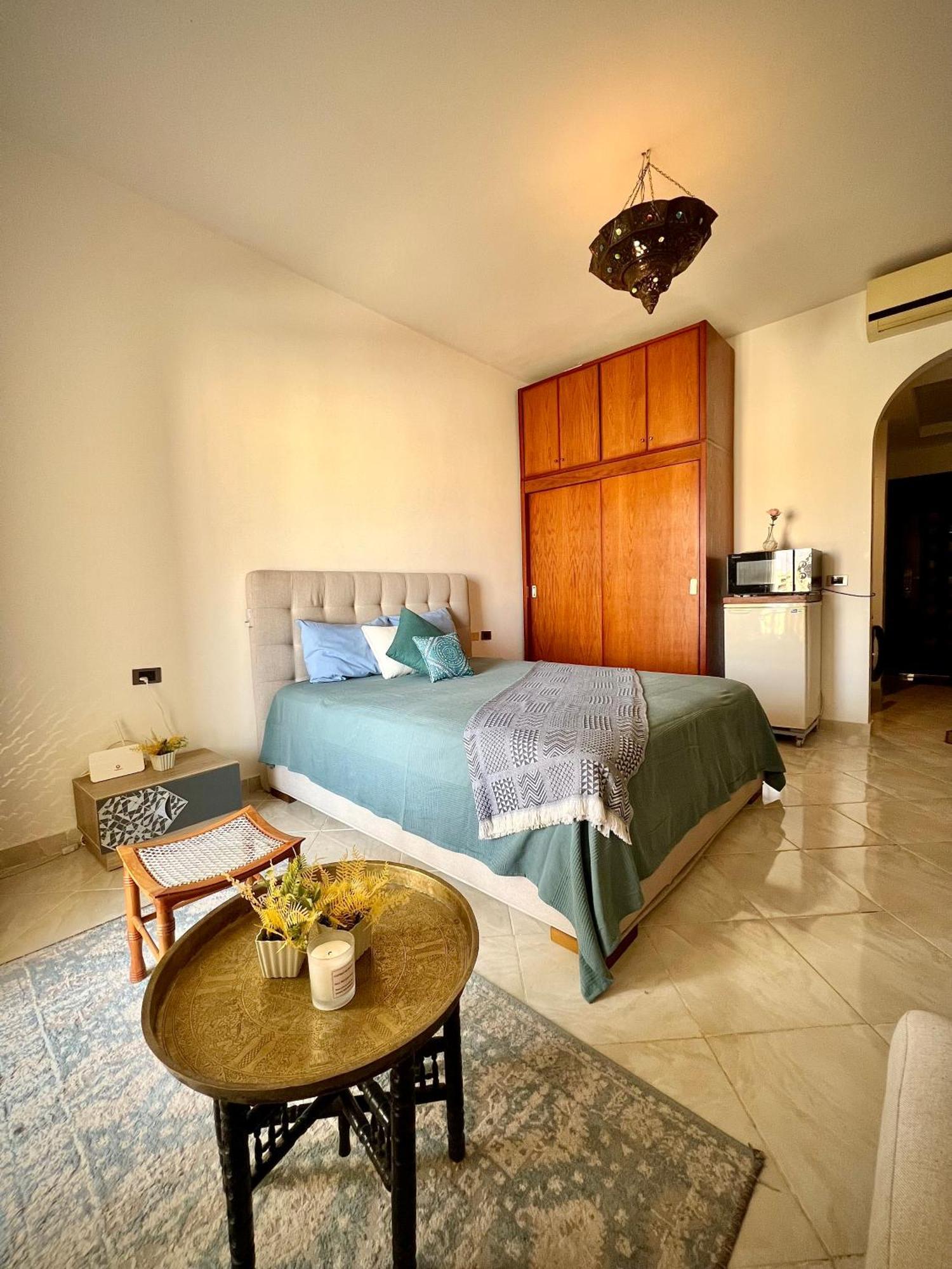 Luxury Beachfront Studio- Foreign Nationals Only Hurghada Buitenkant foto