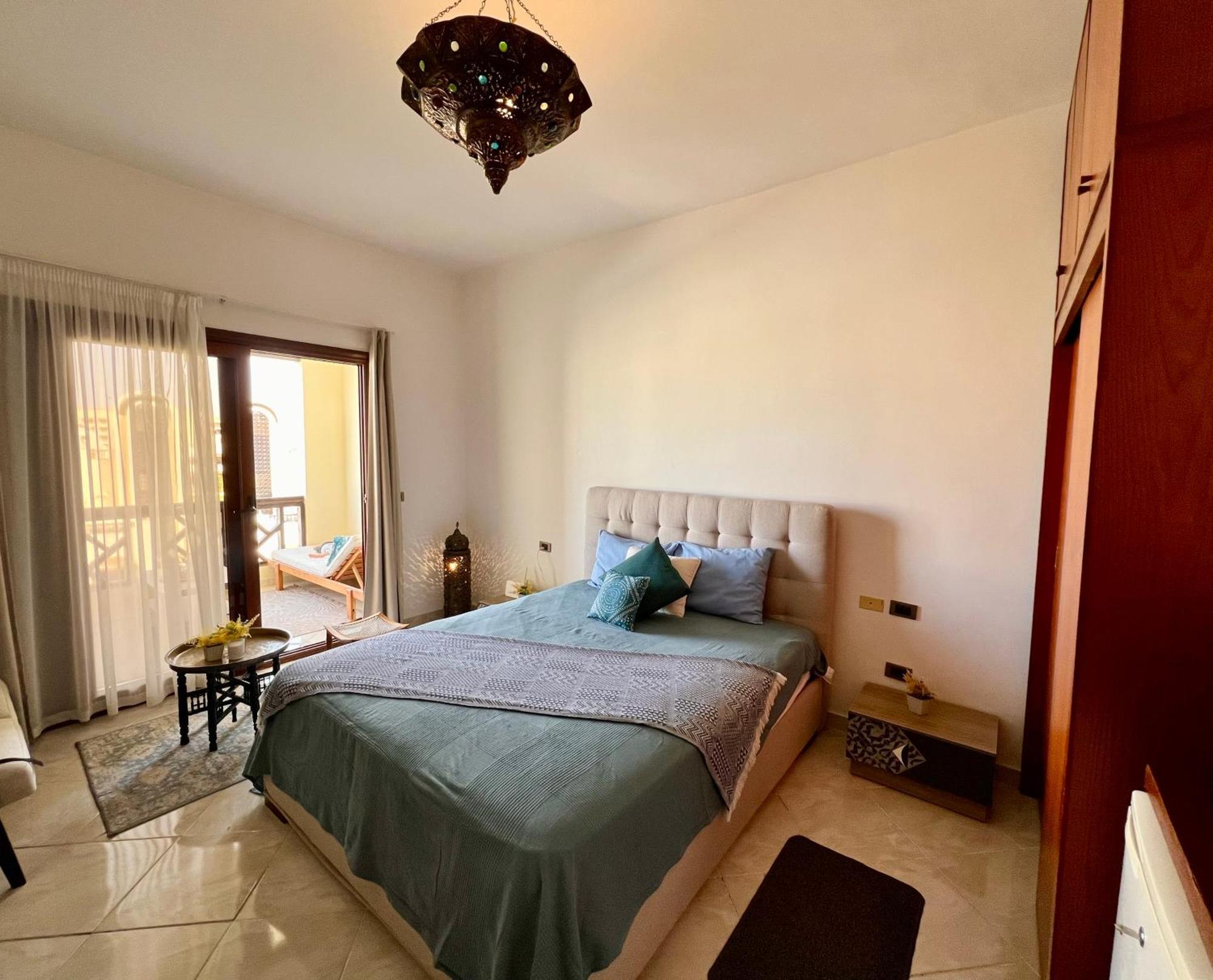 Luxury Beachfront Studio- Foreign Nationals Only Hurghada Buitenkant foto